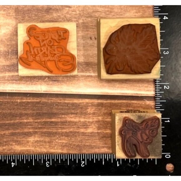 LOT OF 3 RUBBER STAMPEDE WOOD MOUNTED STAMPS REINDEER HOLLY BERRY PEACE HOLIDAY - Picture 2 of 4
